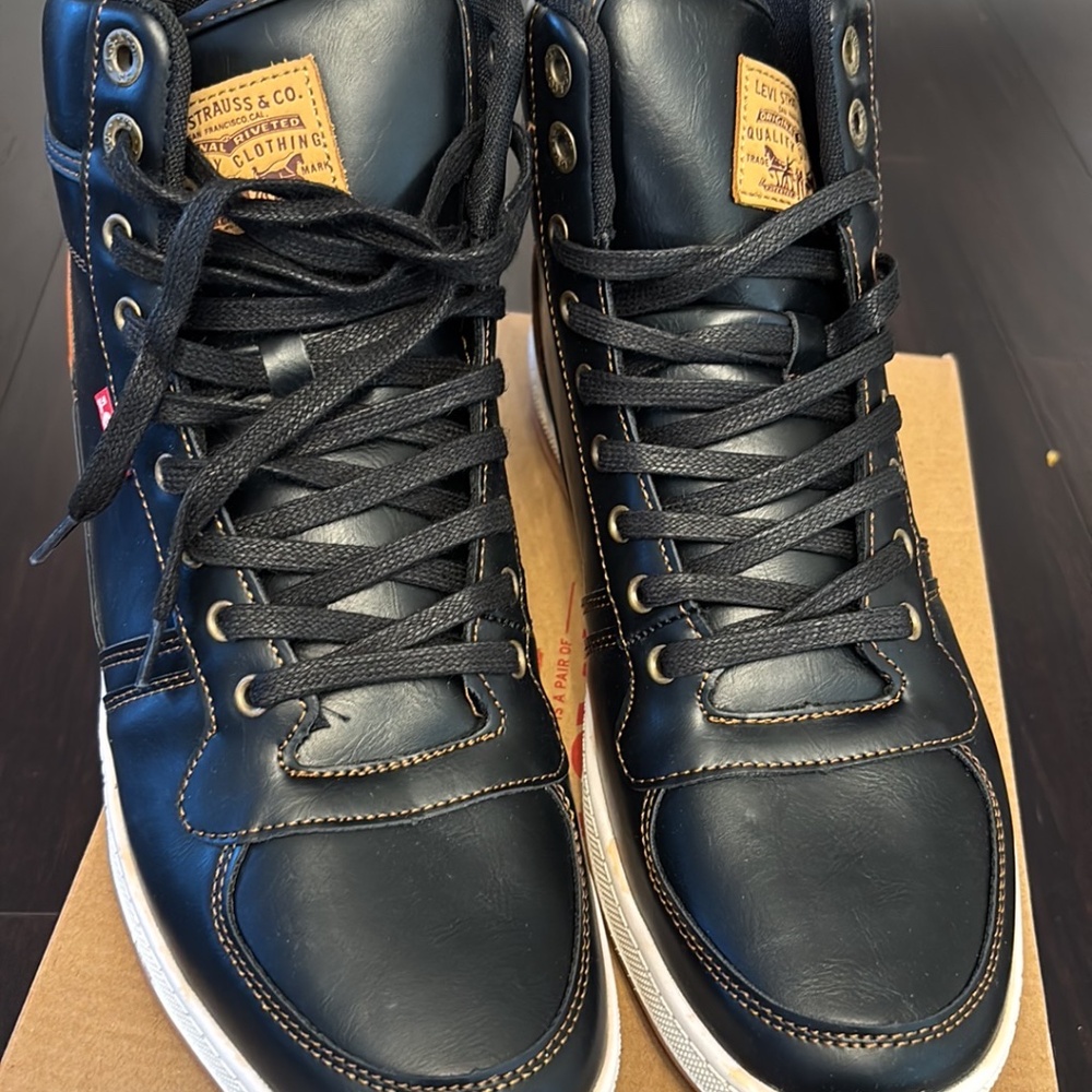 Men’s Levi’s Boots size 11